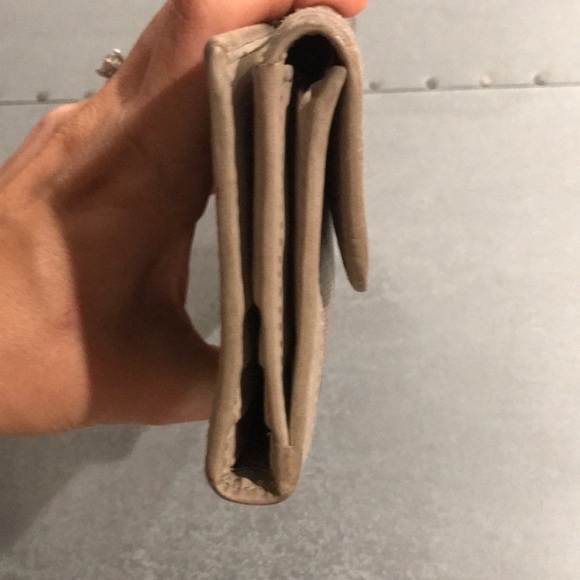 Authentic Burberry Wallet - Picture 5 of 7